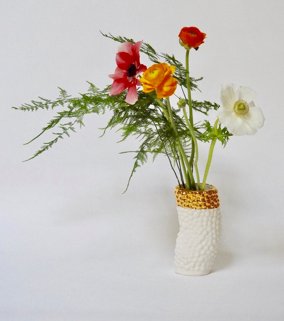 Bumpy vase with 22 karat gold rim