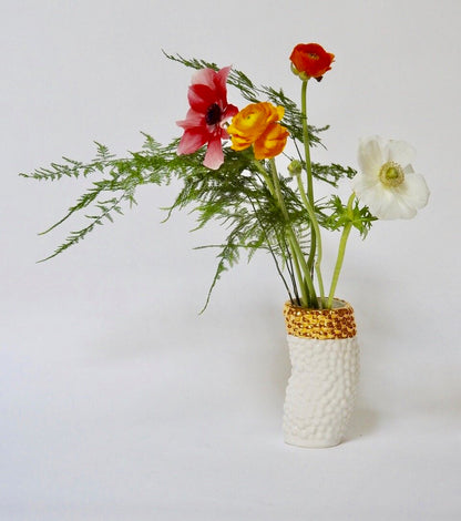 Bumpy vase with 22 karat gold rim