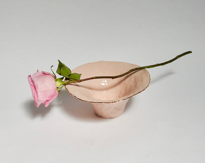 Medium Pinch Pot with gold rim